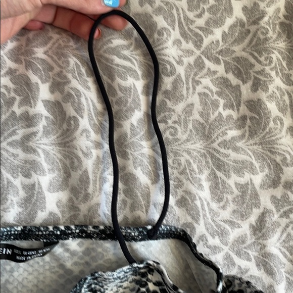 Cropped snakeskin pattern - Picture 5 of 6